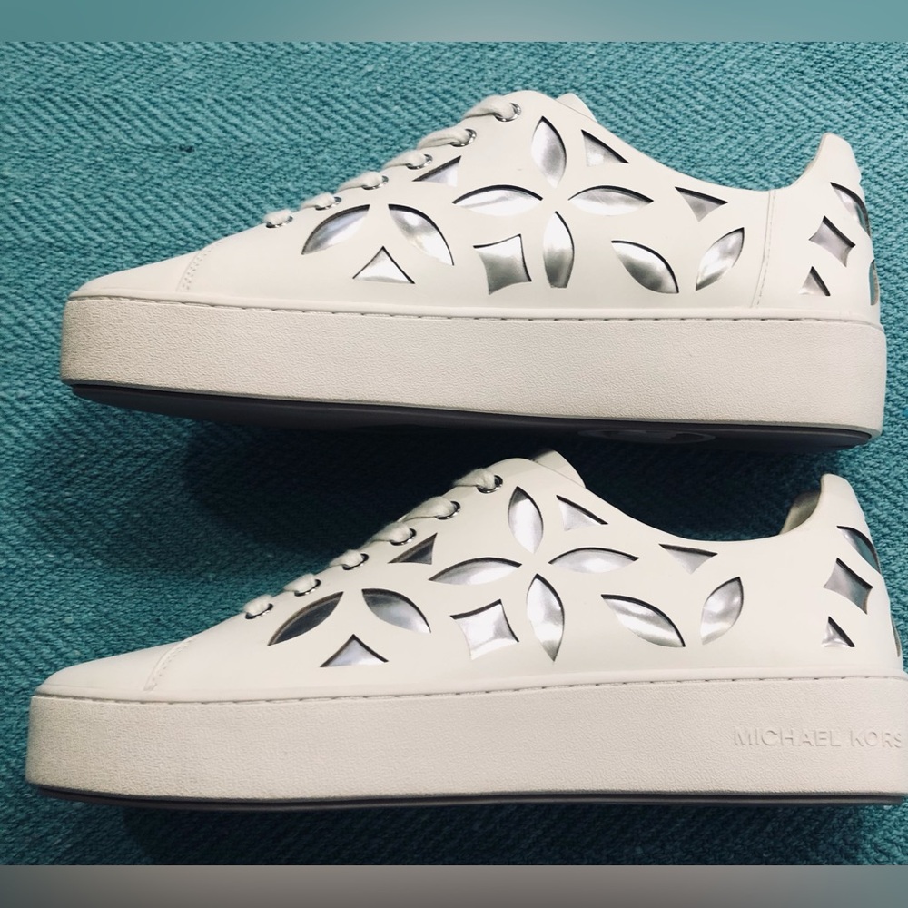 MICHAEL KORS white sneakers with silver inlays. Gorgeous! New. NWOB size… - Picture 3 of 13